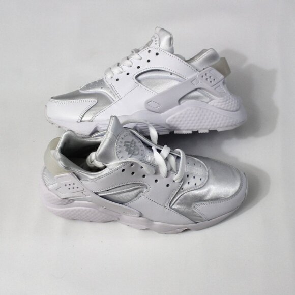 NIKE AIR WOMEN'S WHITE HUARACHE SNEAKER WMN US 7/ MEN US 5.5/EUR38 - Picture 5 of 7
